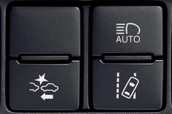 3つの先進機能が毎日の安全なドライブをサポート。